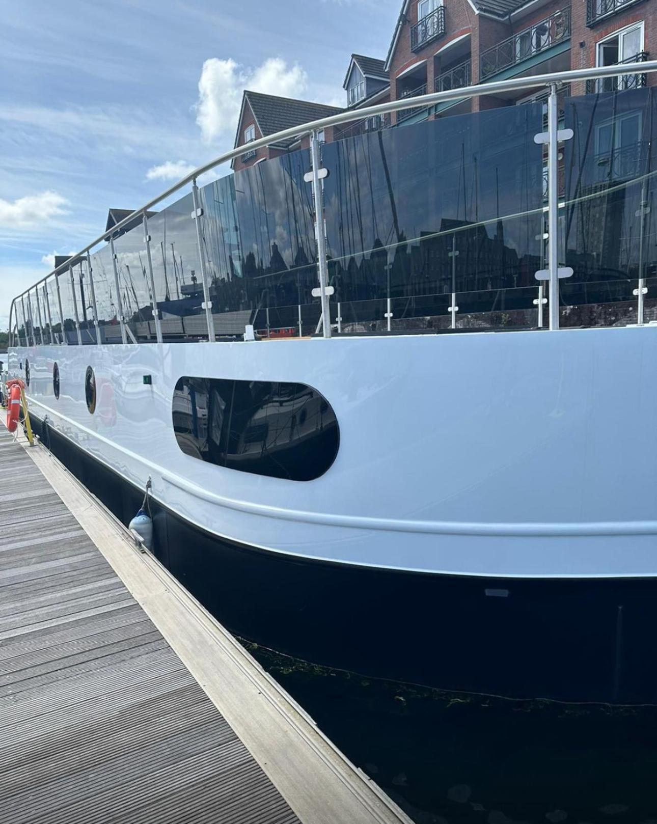 Botel Lady Petra 2 Bedroom Luxury Barge *